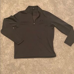 Mens medium Oakley half zip.